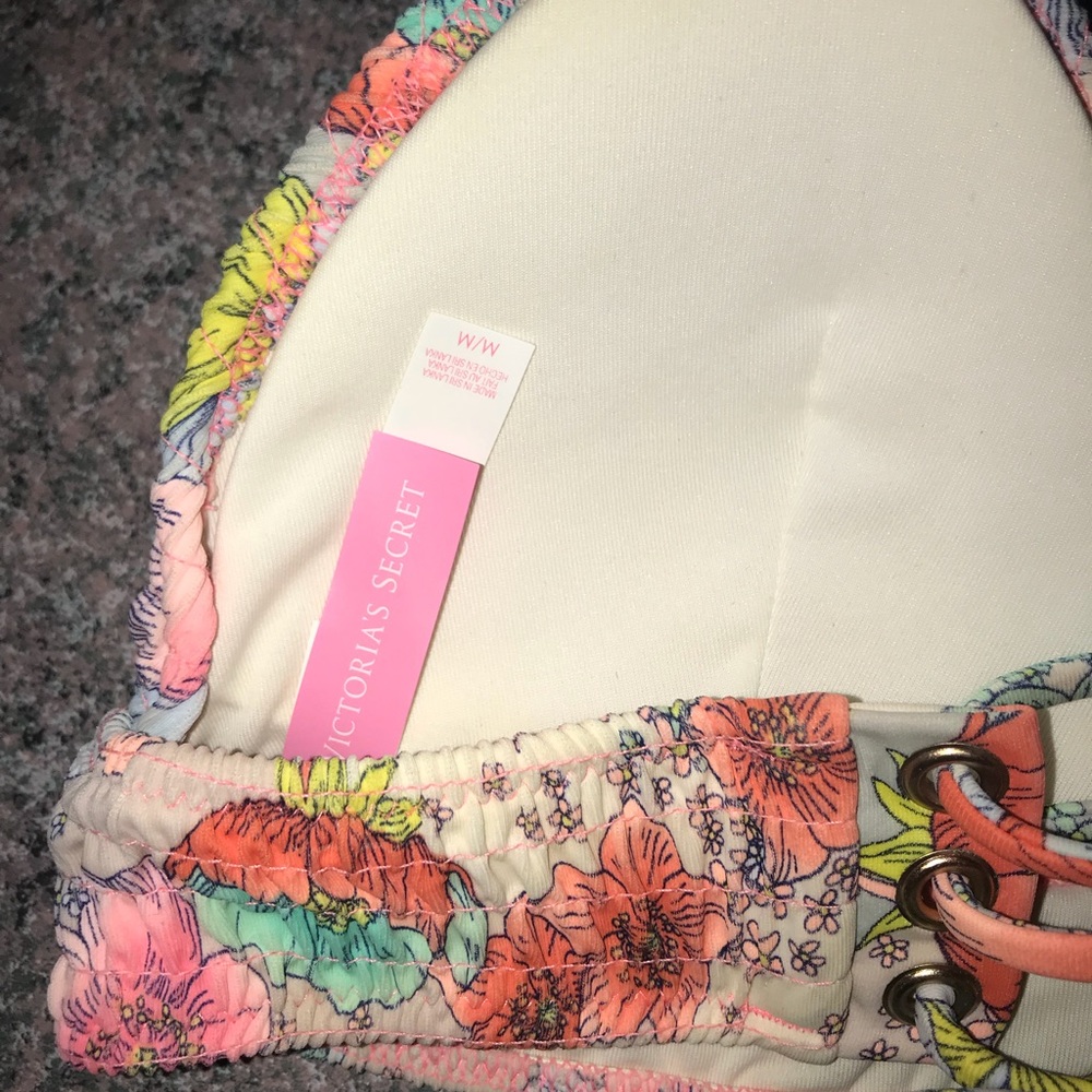 Floral Ruffled Bikini Top - Picture 6 of 7